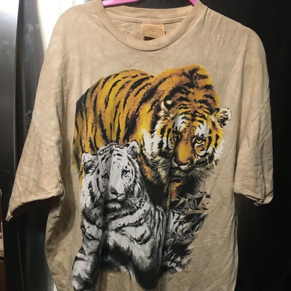 Mountain tiger tee - $17 or buy 2 for $30 - Picture 1 of 5
